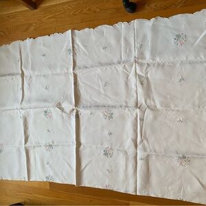 Delicate Floral Embroidered White Table cloth vintage